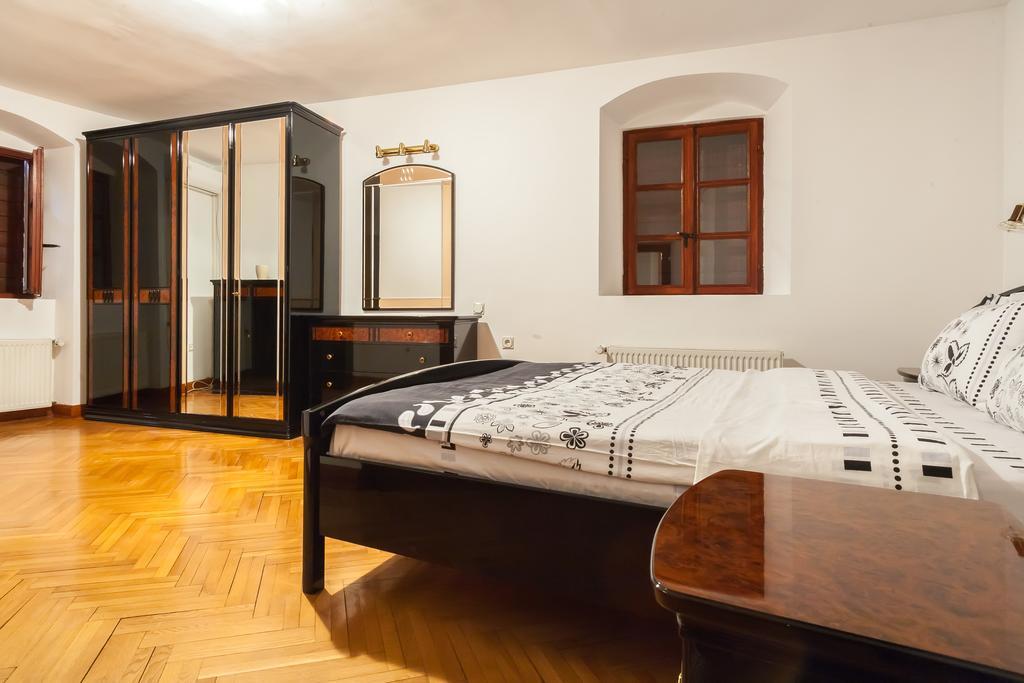Apartment & Perasto