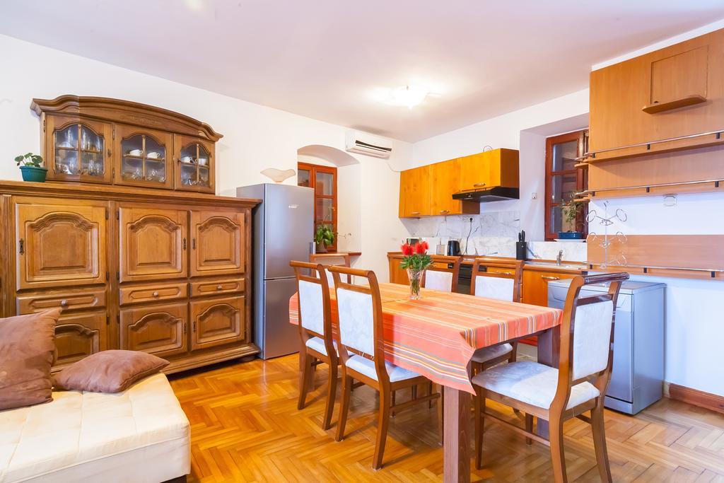 Appartement & Perasto *