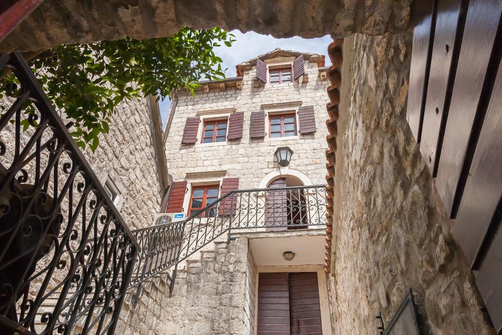 Apartment & Perasto *